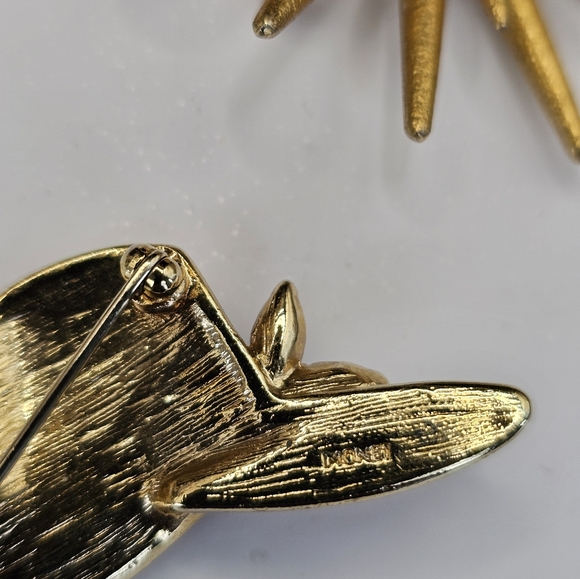 HUGE VINTAGE LOT. PHOTOS ADDED - Picture 8 of 16